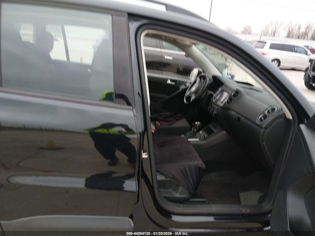 WVGAV7AX6JK005120 Volkswagen Tiguan Limited 2.0t