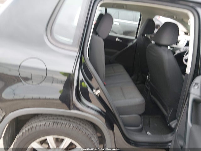 WVGAV7AX6JK005120 Volkswagen Tiguan Limited 2.0t