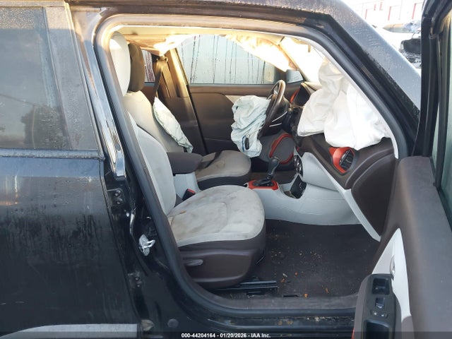 ZACCJABT0FPB69967 Jeep Renegade Latitude