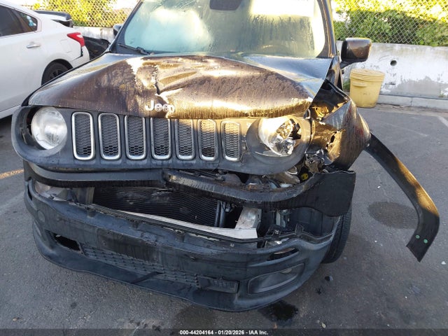 ZACCJABT0FPB69967 Jeep Renegade Latitude