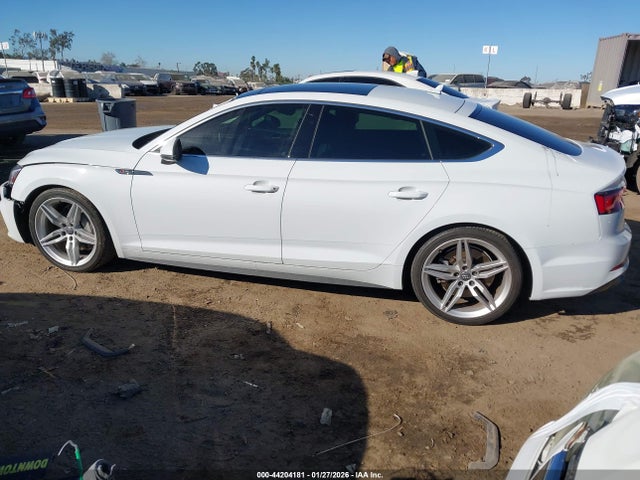 WAUENCF50JA039773 Audi A5 2.0t Premium