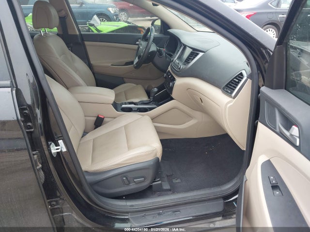 KM8J33A40JU803671 Hyundai Tucson Sel Plus