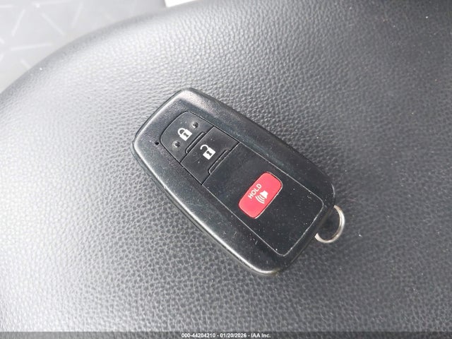 2T3W1RFV3MW120388 Toyota Rav4 Xle