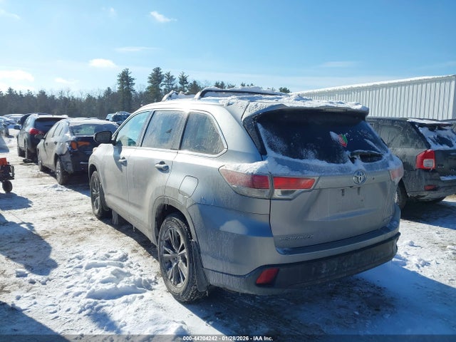 2016 TOYOTA HIGHLANDER 5TDJKRFH7GS319306 Photo 2
