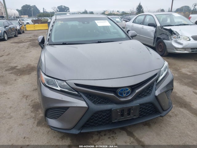 4T1B21HK2JU507762 Toyota Camry Hybrid Se