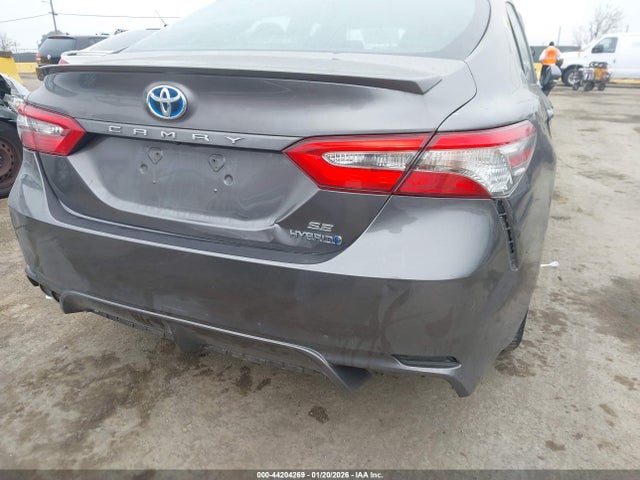 4T1B21HK2JU507762 Toyota Camry Hybrid Se
