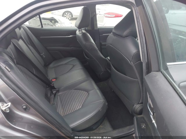 4T1B21HK2JU507762 Toyota Camry Hybrid Se