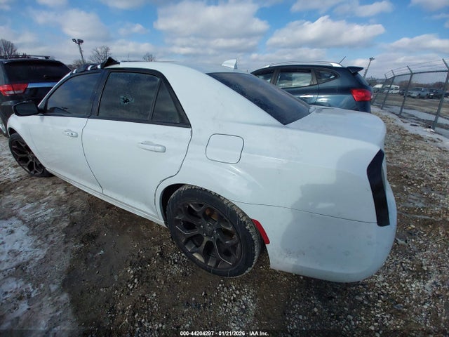 2017 Chrysler 300 300s Alloy Edition მანქანა იყიდება აუქციონზე, vin: 2C3CCABG0HH624185, აუქციონის ნომერი: 44204297