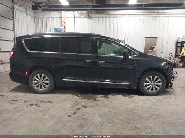 Aukcja sprzedaży 2018 Chrysler Pacifica Touring L, vin: 2C4RC1BG6JR253880, numer aukcji: 44204320