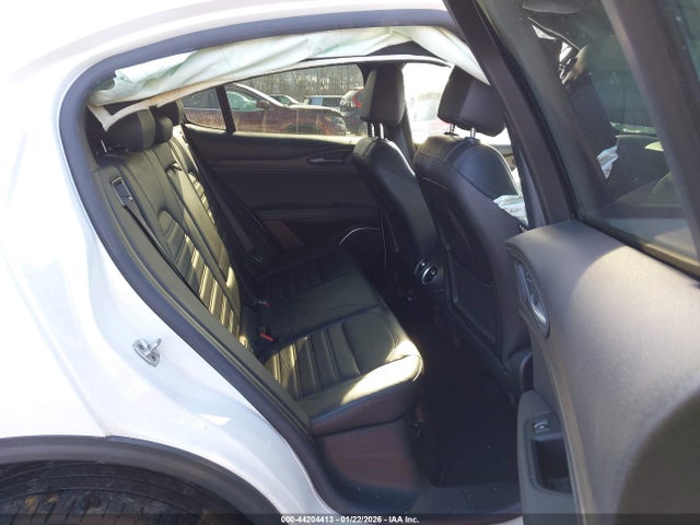2018 ALFA ROMEO STELVIO ZASFAKNN3J7B86401 Photo 7