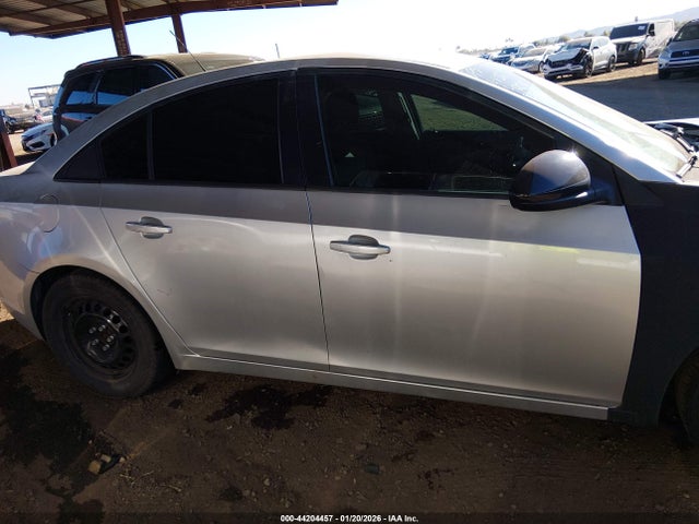 1G1PA5SG8F7100035 Chevrolet Cruze Ls Auto