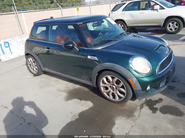 2009 MINI COOPER S WMWMF73559TW86156 Photo 0