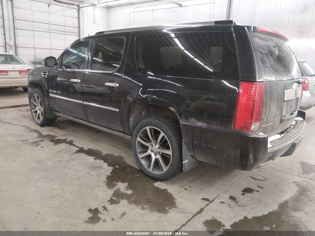 2013 CADILLAC ESCALADE ESV 1GYS4KEF0DR360046 Photo 2