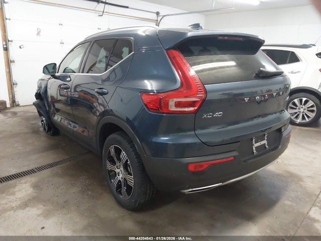 2020 VOLVO XC40 YV4162UL7L2291167 Photo 2
