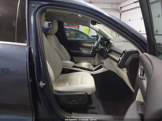 2020 VOLVO XC40 YV4162UL7L2291167 Photo 4