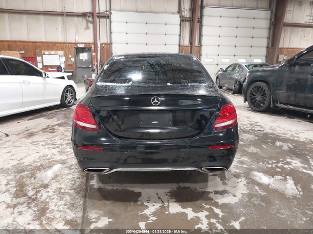 44204544 :رقم المزاد ، WDDZF4KB0JA422198 vin ، 2018 Mercedes-benz E 300 4matic مزاد بيع