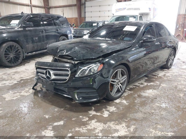 44204544 :رقم المزاد ، WDDZF4KB0JA422198 vin ، 2018 Mercedes-benz E 300 4matic مزاد بيع