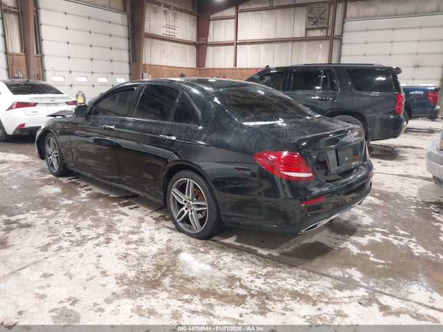 44204544 :رقم المزاد ، WDDZF4KB0JA422198 vin ، 2018 Mercedes-benz E 300 4matic مزاد بيع