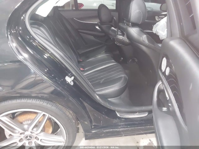 44204544 :رقم المزاد ، WDDZF4KB0JA422198 vin ، 2018 Mercedes-benz E 300 4matic مزاد بيع