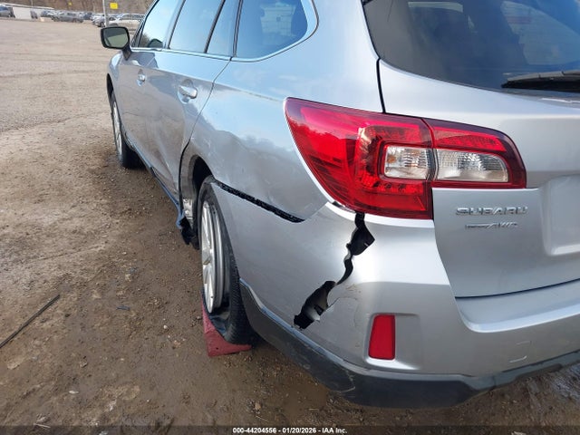 44204556 :رقم المزاد ، 4S4BSACC0F3331873 vin ، 2015 Subaru Outback 2.5i Premium مزاد بيع