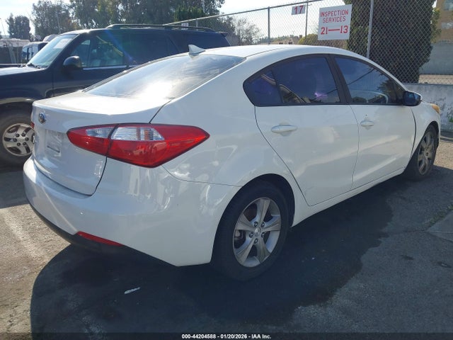 KIA FORTE LX 2016 KNAFK4A64G5572889 Image 4