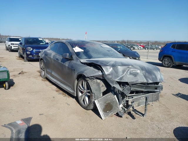 2016 TESLA MODEL S 5YJSA1E22GF127043