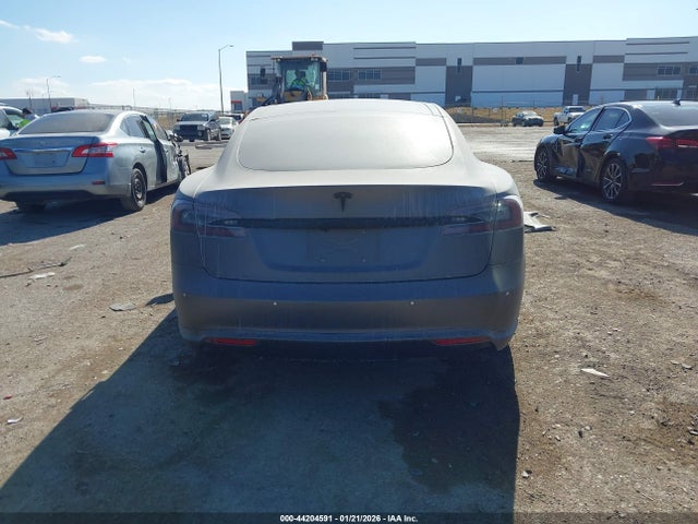 44204591 :رقم المزاد ، 5YJSA1E22GF127043 vin ، 2016 Tesla Model S 60d/70d/75d/85d/90d مزاد بيع
