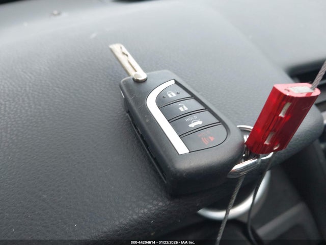 4T1B11HK9JU553107 Toyota CAMRY LE