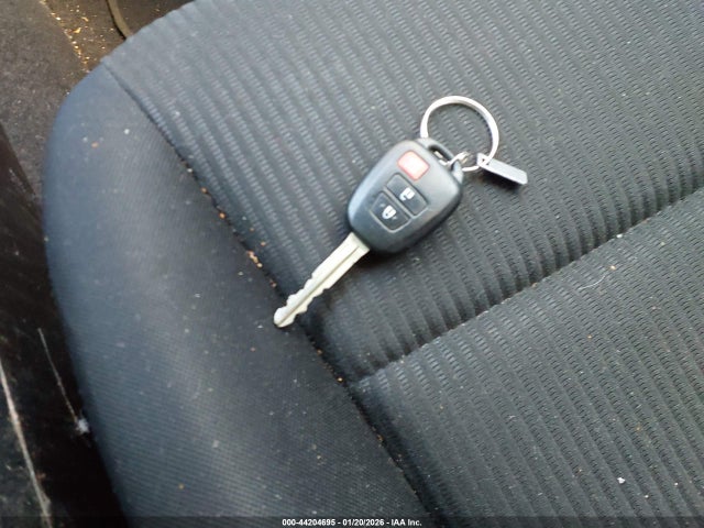 Toyota RAV4 LE 2014 JTMZFREV3EJ018668 Image 11