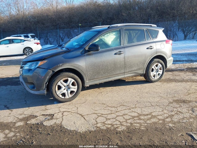 Toyota RAV4 LE 2014 JTMZFREV3EJ018668 Image 2