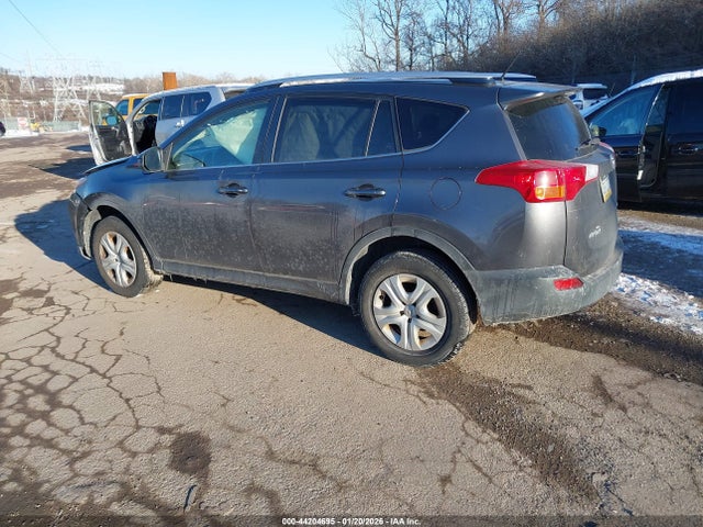 Toyota RAV4 LE 2014 JTMZFREV3EJ018668 Image 3