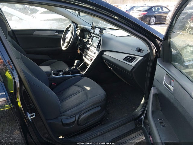 5NPE24AF5JH658671 Hyundai SONATA SE