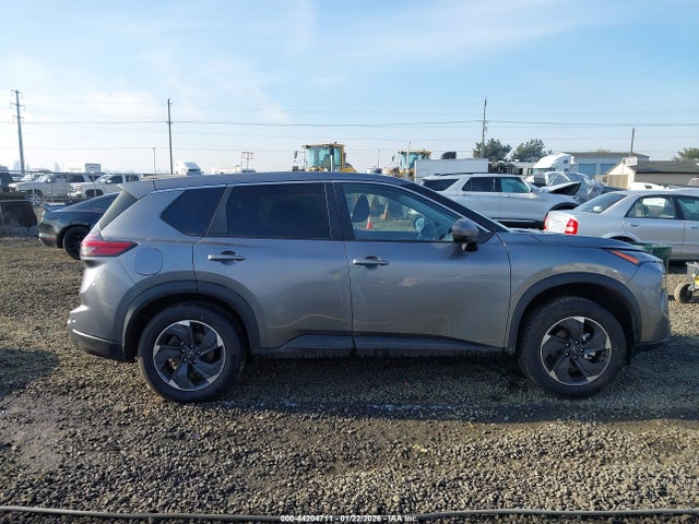 JN8BT3BA5SW009563 Nissan Rogue Sv Fwd