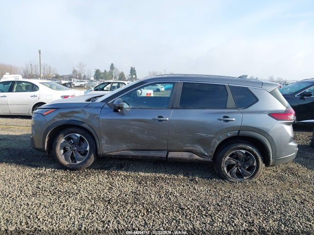 JN8BT3BA5SW009563 Nissan Rogue Sv Fwd