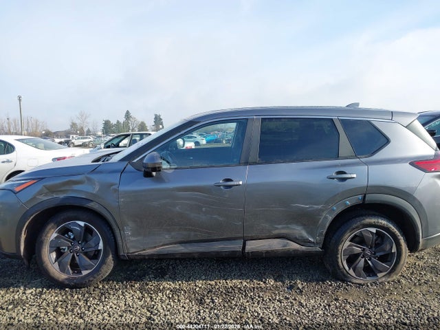 JN8BT3BA5SW009563 Nissan Rogue Sv Fwd