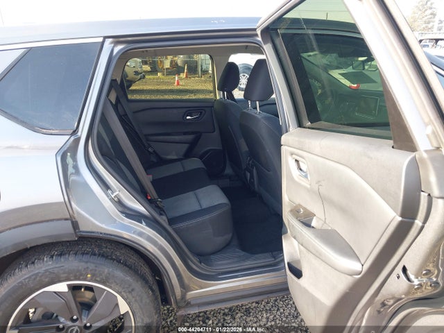 JN8BT3BA5SW009563 Nissan Rogue Sv Fwd