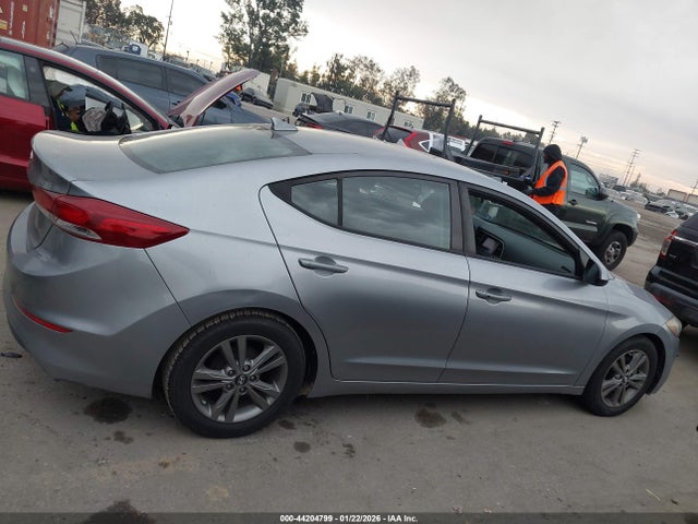 5NPD84LF5HH016517 Hyundai ELANTRA SE