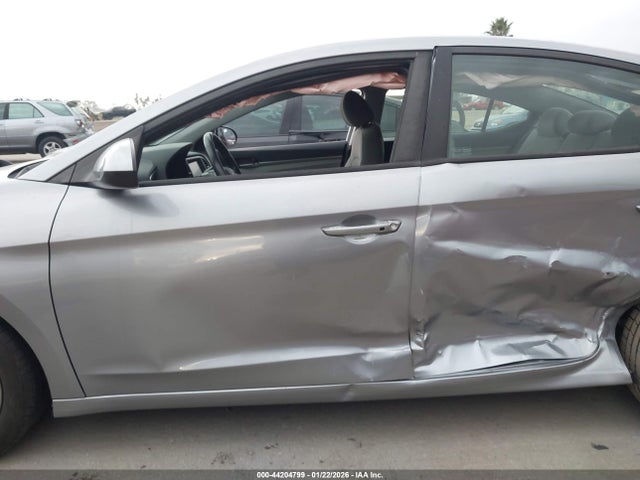 5NPD84LF5HH016517 Hyundai ELANTRA SE