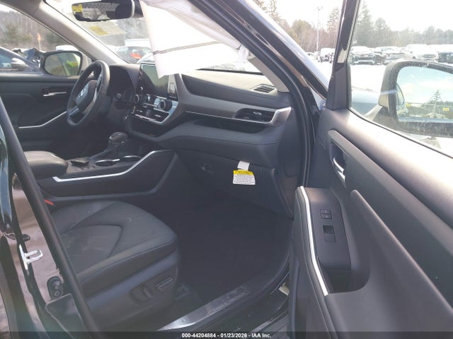 5TDKDRBH5RS571210 Toyota Highlander Xle
