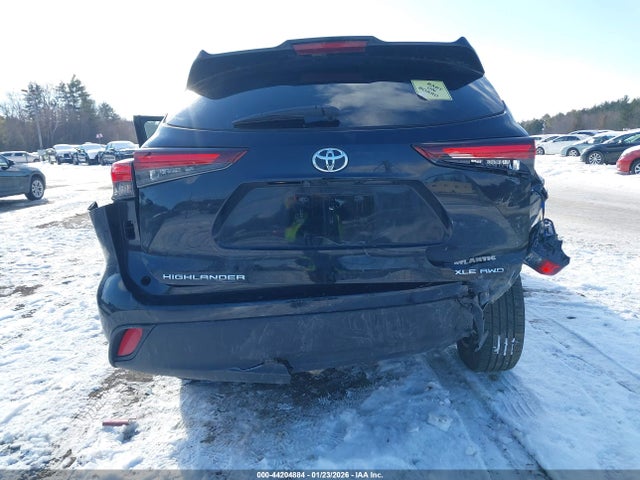 5TDKDRBH5RS571210 Toyota Highlander Xle