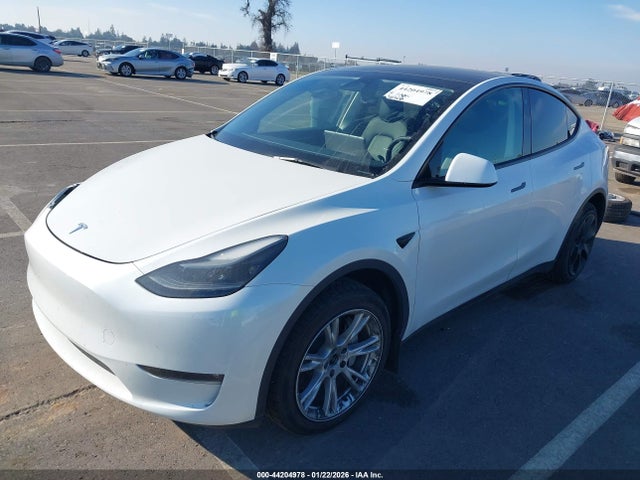 2023 TESLA MODEL Y 7SAYGAEE3PF639271 Photo 1