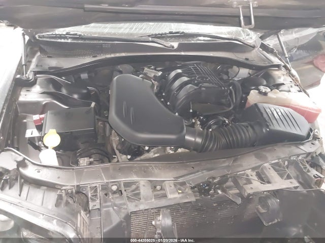 44205025 :رقم المزاد ، 2C3CCABG7PH613828 vin ، 2023 Chrysler 300 مزاد بيع