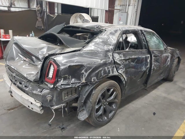 44205025 :رقم المزاد ، 2C3CCABG7PH613828 vin ، 2023 Chrysler 300 مزاد بيع