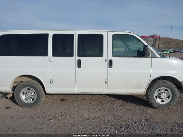 1GAWGEFF0G1242329 Chevrolet Express 2500 Ls