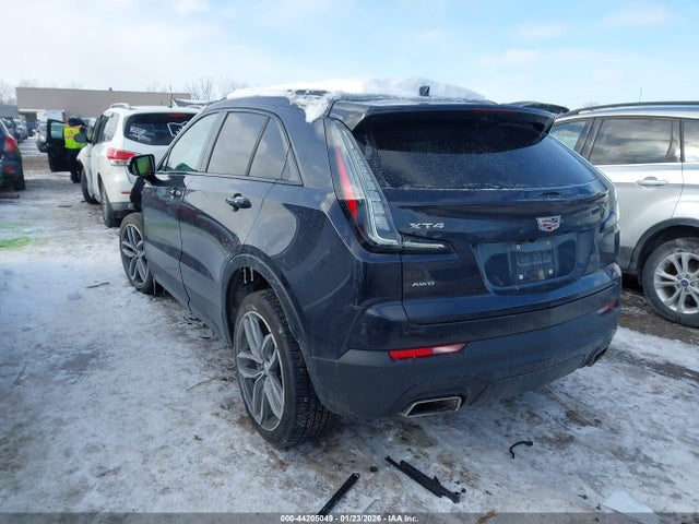 2022 CADILLAC XT4 1GYFZFR46NF169236 Photo 2