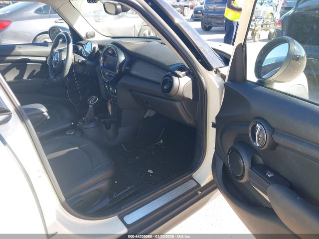 2017 MINI HARDTOP WMWXU1C32H2F77322 Photo 4