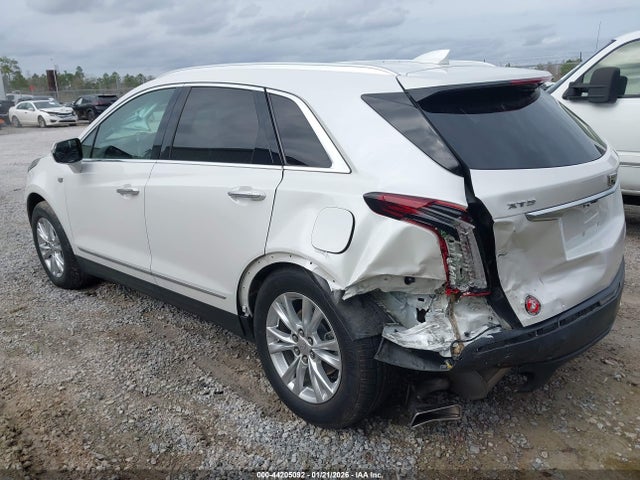 2021 CADILLAC XT5 1GYKNAR40MZ112248 Photo 2