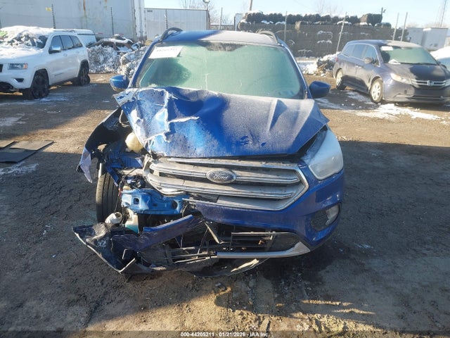 1FMCU9GD9JUC24016 Ford ESCAPE SE