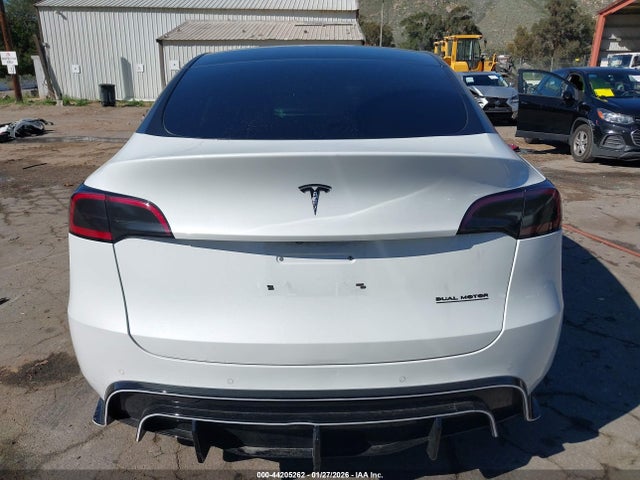 Продажа на аукционе авто 2022 Tesla Model Y Performance Dual Motor All-wheel Drive, vin: 7SAYGDEF9NF405661, номер лота: 44205262