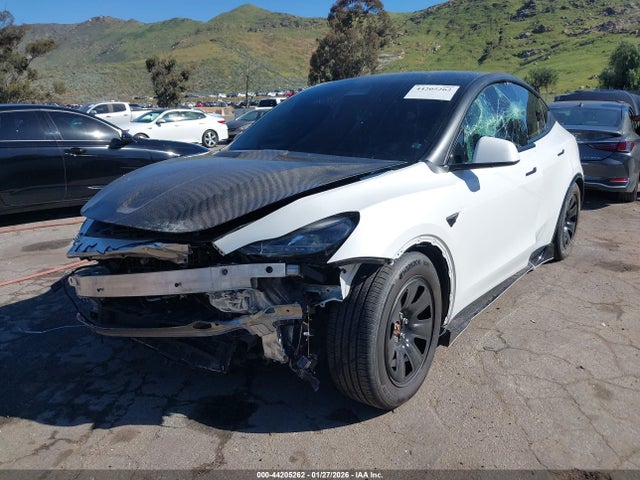 Продажа на аукционе авто 2022 Tesla Model Y Performance Dual Motor All-wheel Drive, vin: 7SAYGDEF9NF405661, номер лота: 44205262